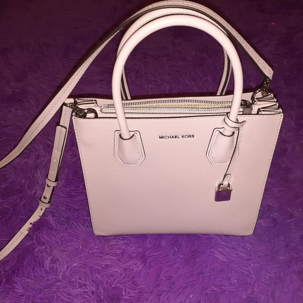 SOLD Michael Kors Medium light Quarts Mercer Bag - Picture 2 of 9